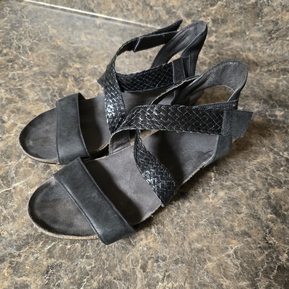 Naot Sandals Womens Black Leather 39 Cupid Snake Print 8 Wedge Shoes